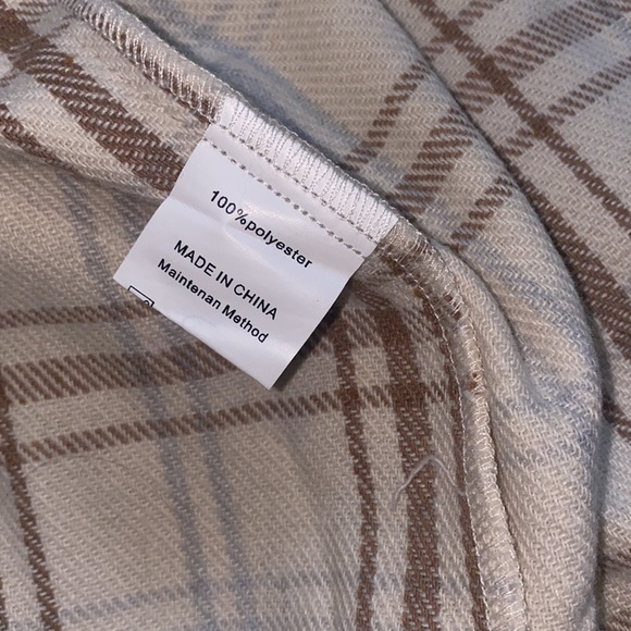 NWOT khaki cream plaid shacket - Picture 9 of 10